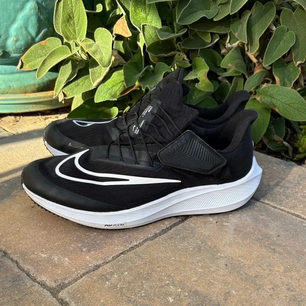 Nike Zoom‎ Pegasus FlyEase Black and White Athletic Shoes 13. Like new